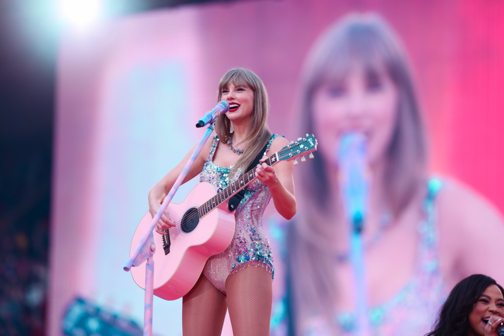 Taylor Swift - Anfield Stadium, Liverpool: Live Review : At The Barrier